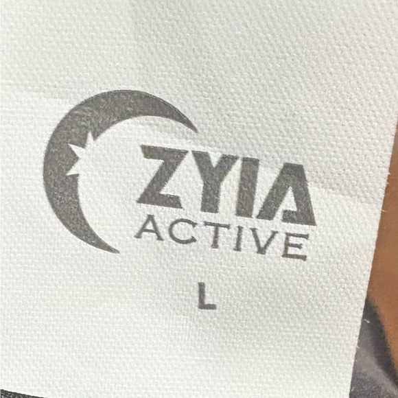 ZYIA Activewear Label hooded lightweight jacket - Picture 3 of 3